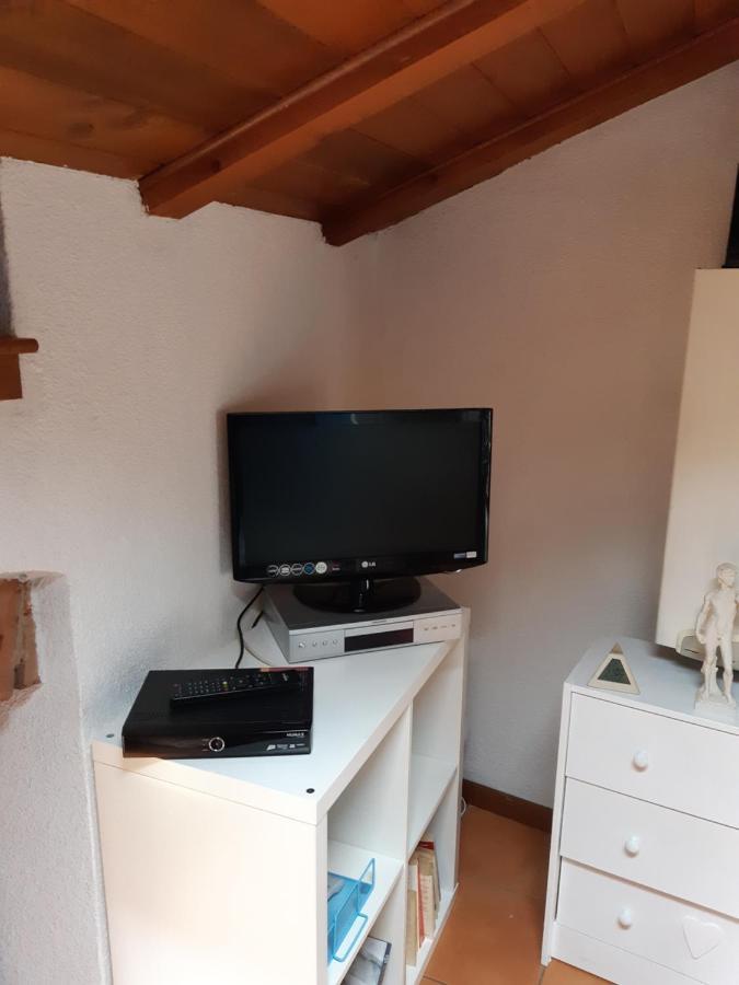 Little 58 Apartment Луино Екстериор снимка