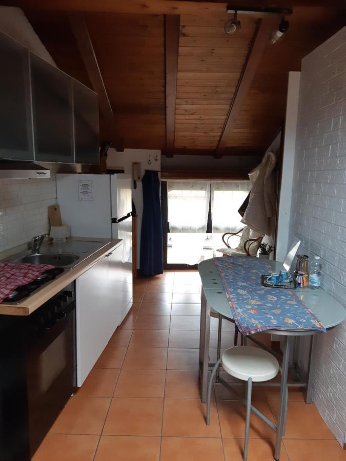 Little 58 Apartment Луино Екстериор снимка
